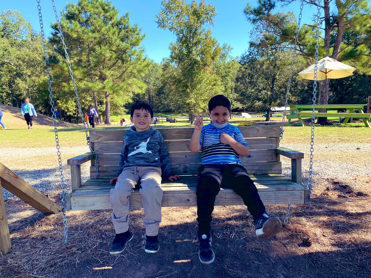 TaylorTweetsK's tweet photo. So much fun today @helenahollowal !!!@GreenValleyElem #gvgatorstrong https://t.co/vl3ukTIxSZ