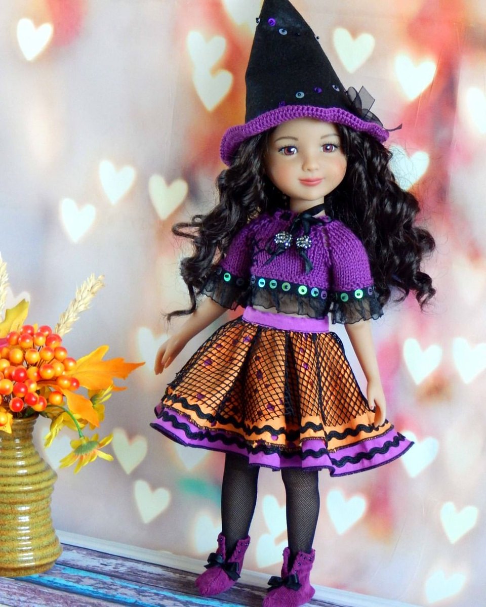 rubyredtoys's tweet photo. Which witch? This witch! ๐งโโ๏ธ #rrffpotm ๐ธ from Instagram @victoriapeony5
#halloweencostume #doll #rubyredfashionfriends #photography https://t.co/KbWNRu65Tn
