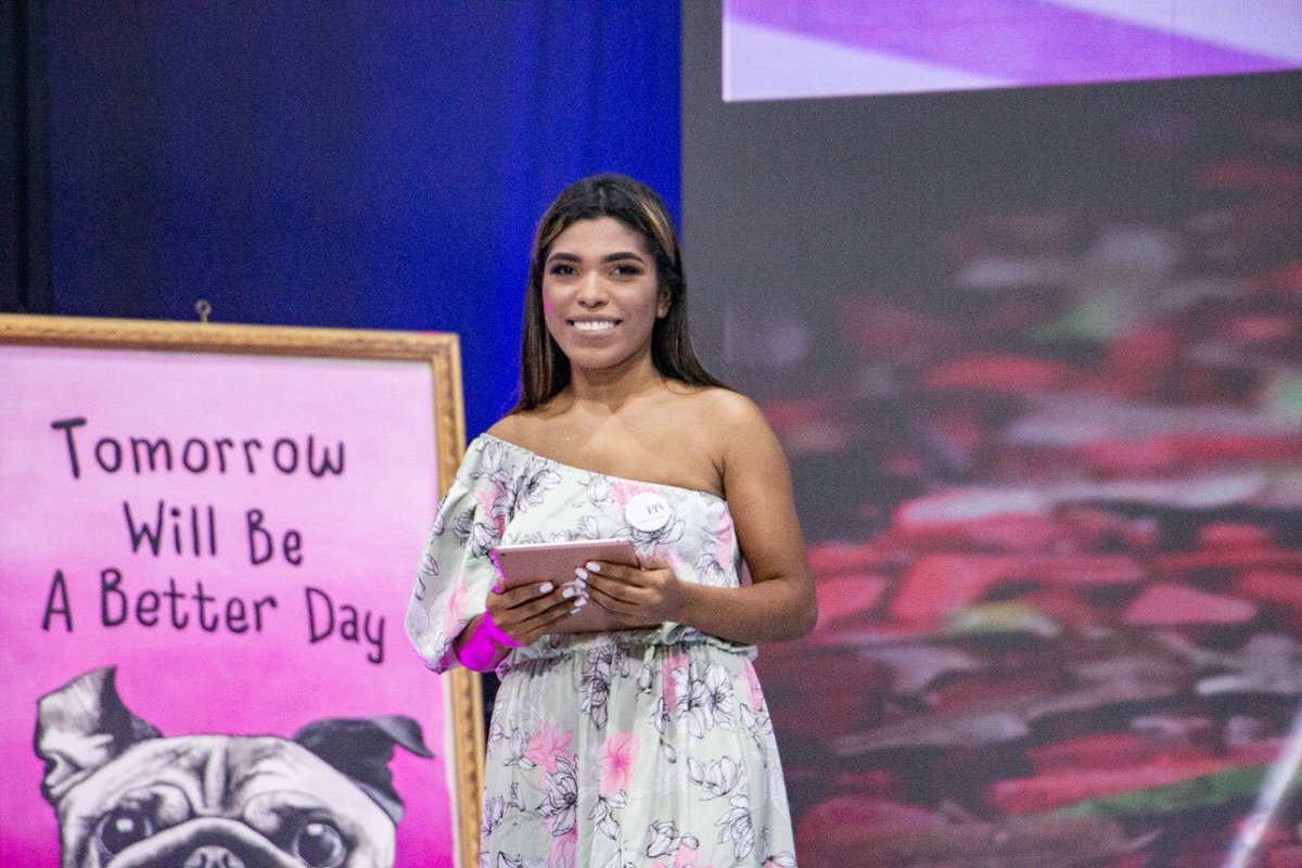 KatiaPajaro's tweet photo. Lanzamiento oficial 🎓Academia ETV. Escribe y cumple tu visión. https://t.co/P9zOcjZJnj