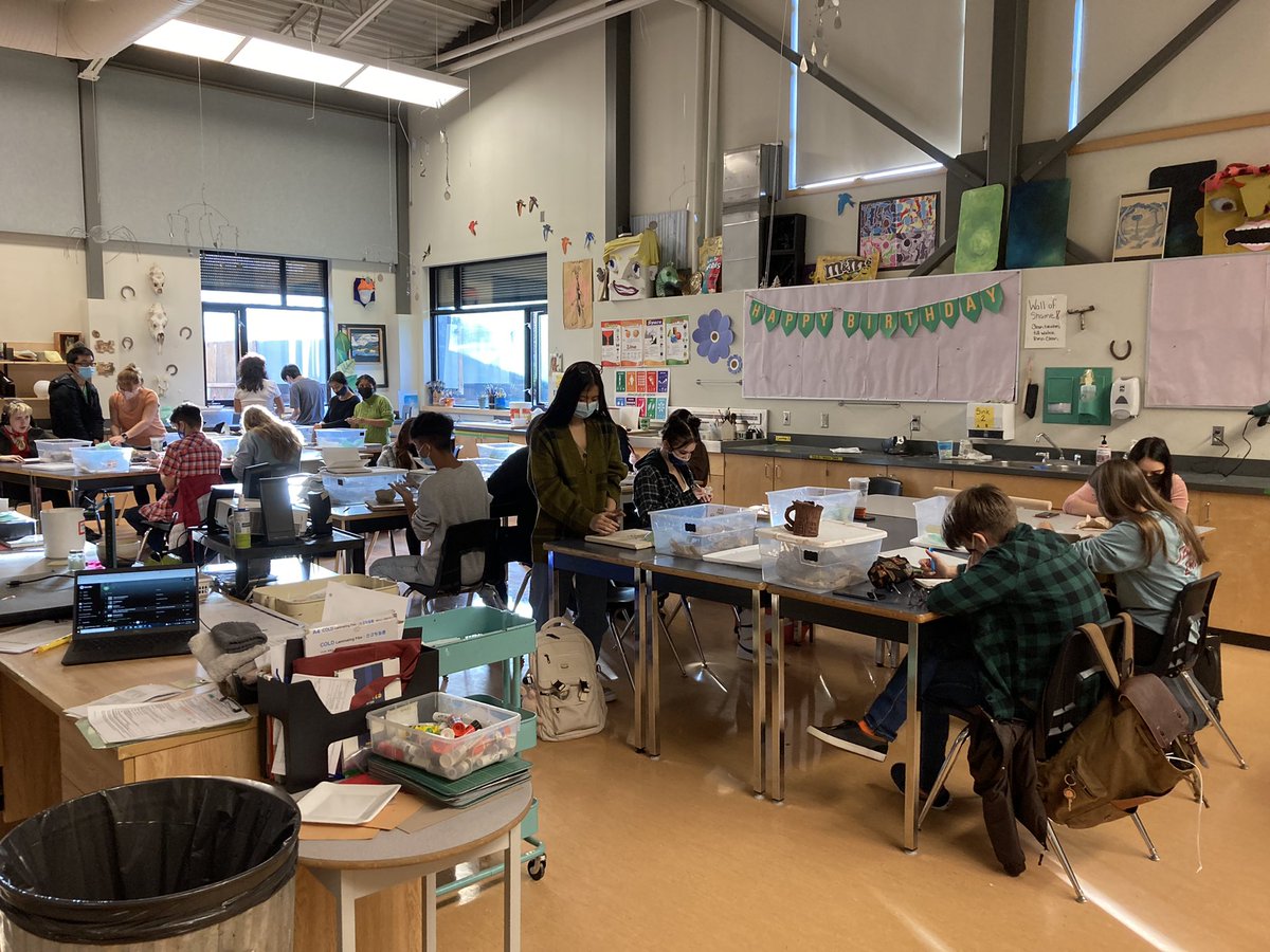 cmoennick's tweet photo. I want to start my day in this class everyday. Soft music, sunshine and a full class all engaged in creativity. Art heals the soul❤️#sd36learn #chslearn https://t.co/dhcXFB1kKs