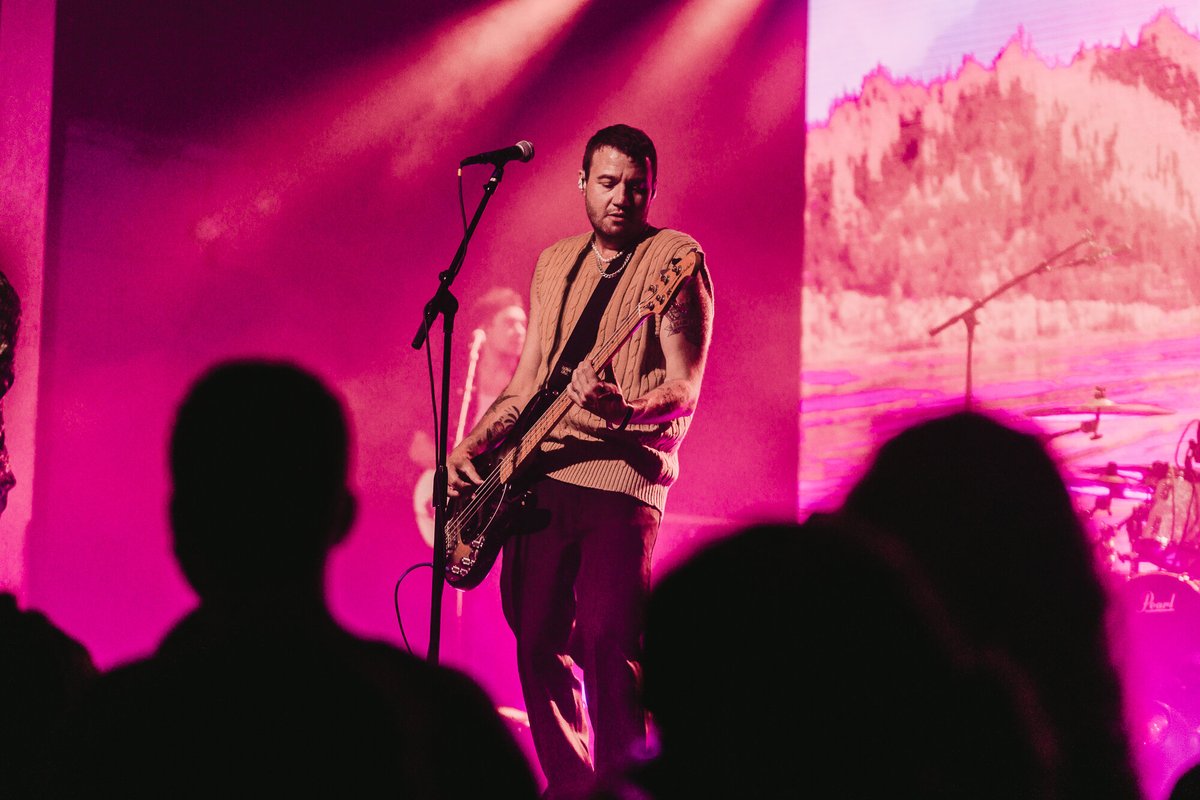 We caught one of only two US stops for <a href="/six60/">SIX60</a> and @willevansmusic! 📷 @juliaxpagano 
acentricmagazine.com/posts/six60-wo…