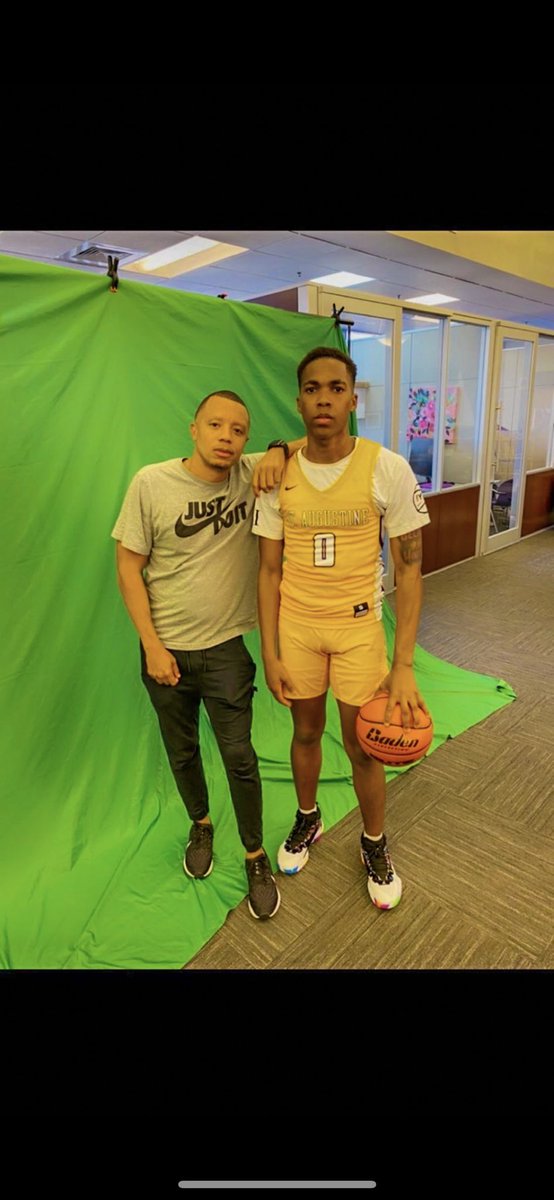 RAYTOOELITE's tweet photo. #Lastride let’s make it a bang before the next level 💜💛 https://t.co/NZTHQ8KhGv