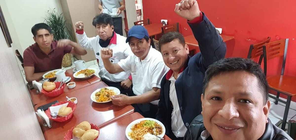 karerinabayona's tweet photo. Venezuela es un buen lugar para la #recompesa de favores políticos.
Seguramente también para evadir a la justicia.
#SeBusca a Arturo Cárdenas, alias #Pinturita Estado:Requisitoriado. Delito:Organización Criminal.
Recompensa :S/80,000. Denuncia al 0800 40 007 de manera anónima. https://t.co/MuxX1fJZh6