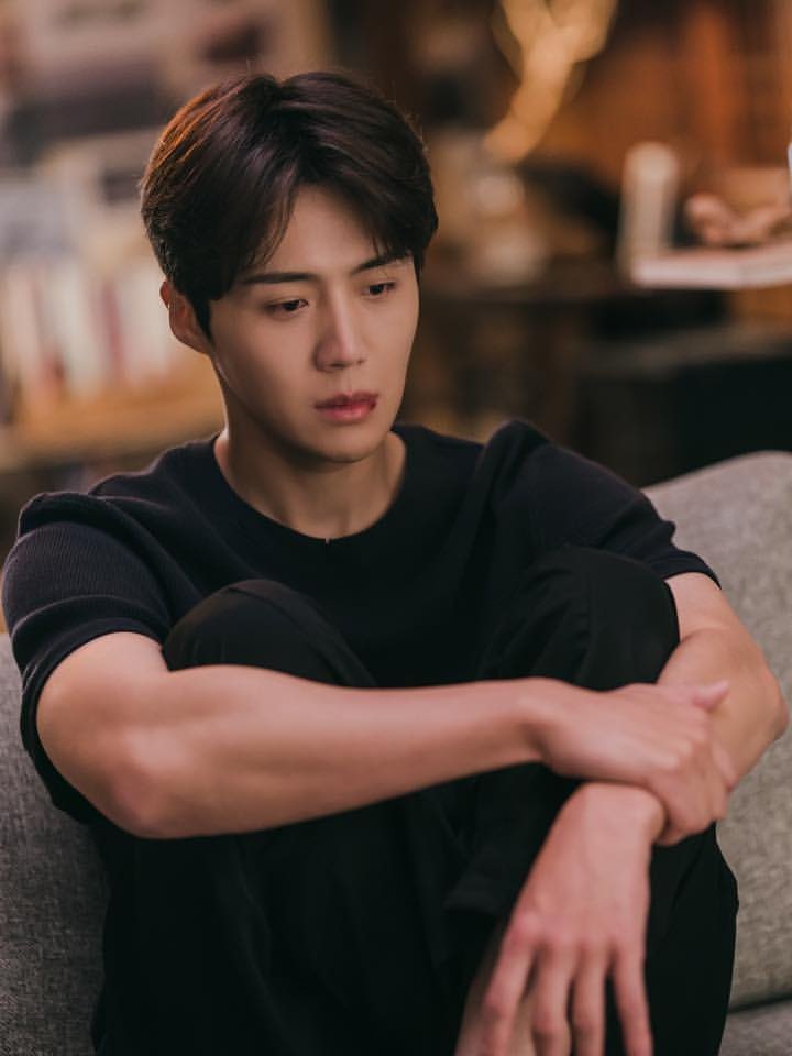 AnitataRahayu's tweet photo. Sesuka apapun gue sama dia, 
Secinta apapun gue sama dia,
Dan sesayang apapun gue sama dia, 
Gue gak buta, dan sangat kecewa.
Dia salah, dia harus terima semua konsekuensi atas perbuatannya.

Semoga menjadi pribadi yang lebih baik lagi Kim Seon Ho. https://t.co/i4ofTbeTx0