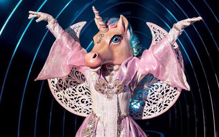 reasonbieberrs's tweet photo. Se não for da Priscilla não é de mais ninguém #TheMaskedSingerBr https://t.co/lAuBbfNtIo