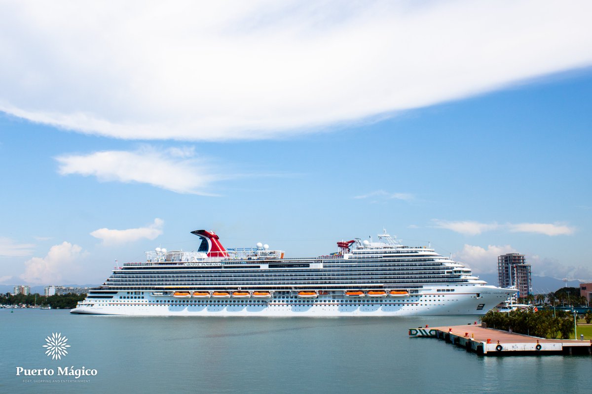 PvMagico's tweet photo. Recibimos el crucero Carnival Panorama procedente de los Ángeles, con más de 2,500 pasajeros y más de 1,400 tripulantes a bordo. 
¡Bienvenidos!   

 #elpuertodemexico #puertomagicopv #PV #visitmexico #travel #PuertoVallarta #crucero #cruise #carnival #carnivalpanorama https://t.co/ECCMaGngnM