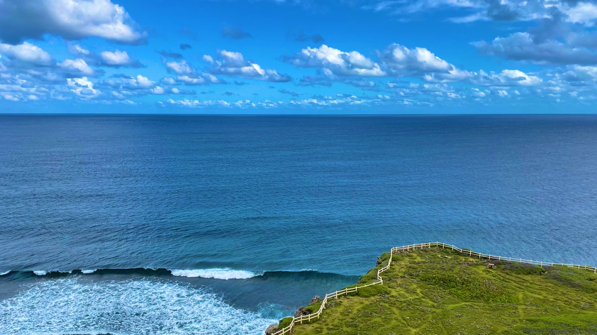 Amit_Tokyo's tweet photo. #宮古島 #海 #青空 #綺麗 #池間島��#伊良部島 #miyakojima #miyako #lovemiyako #bluesky #amazingbeach #japanairlines #shotoniphone #northshore #sunsetphotography #sunsetbeach #MMY #HND #平安名埼岬 #平安名埼灯台 #lighthouse #hennasaki #capehennasaki https://t.co/yrnebn15CJ