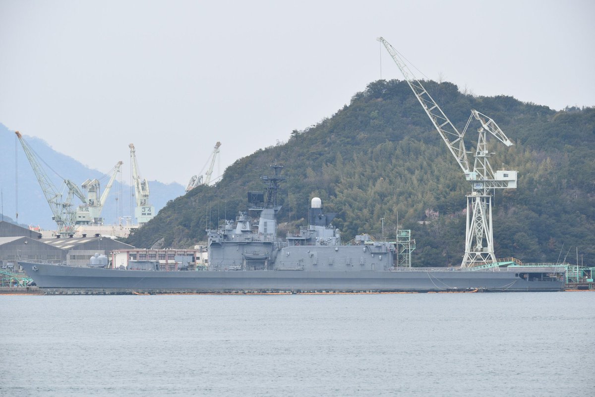 「因島にあった元護衛艦を撮りたい為に東京から広島の因島まで強制日帰りツアーやった事」|にしにしのイラスト