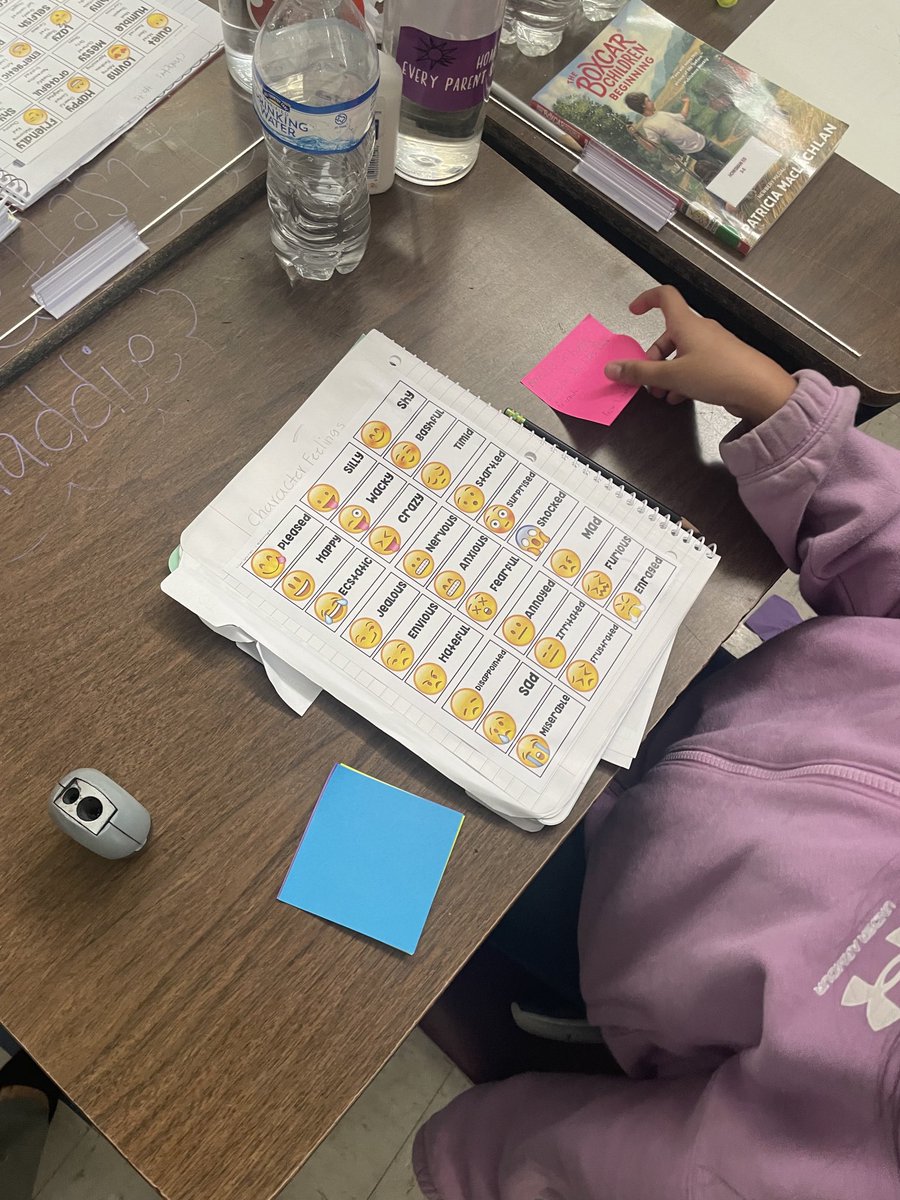TurrubiatesSJH's tweet photo. Today we took our character traits lesson &amp; turned it into a class building experience! Students walked around the room while music played then wrote a trait in the form of a compliment whenever the music stopped. The results were beautiful &amp; students loved seeing them up all day https://t.co/AkkM5aGb7V