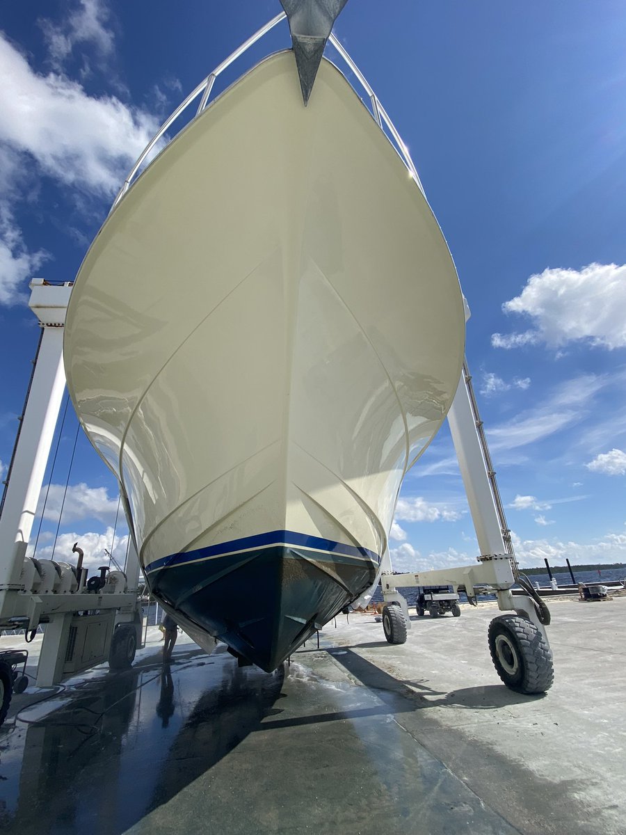 flmarlinman's tweet photo. #sold #survey #haulout 2009 Hatteras Yachts 60 Convertible “Dirt Pit” powered with twin Gregory Poole Marine - Cat CAT C32A 1800hp

#remember If you’re looking to buy, sell or trade give me a call we cater to them all BIG or small 850.291.0400 or justin@gulfcoastyachtgroup.com https://t.co/zlC0VeawAN