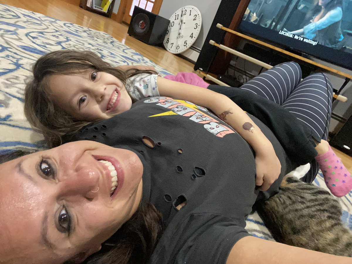 nancy_p_1015's tweet photo. 3 mile walk plus Arms and abs ✅
Bench pressed Penelope 20x , push ups and 10 minute abs from Beachbody ☠️
Just gonna lay here for a few (hours)
#keepmoving #creativeworkouts #lls #49milesdone #23togo https://t.co/GMaKe8nBKt
