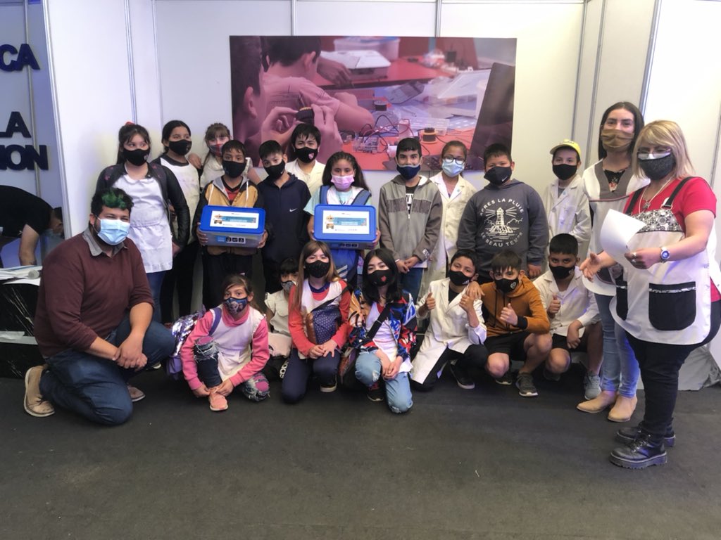 CITLAMok's tweet photo. Gracias @ferespinozaok por apostar al desarrollo y la promoción de la ciencia, la tecnología y la innovación que llevamos adelante desde el #CITLAM de la Secretaría de Ciencia, Tecnología y Políticas Educativas desde hace 10 años. https://t.co/7PV1DQLLe2