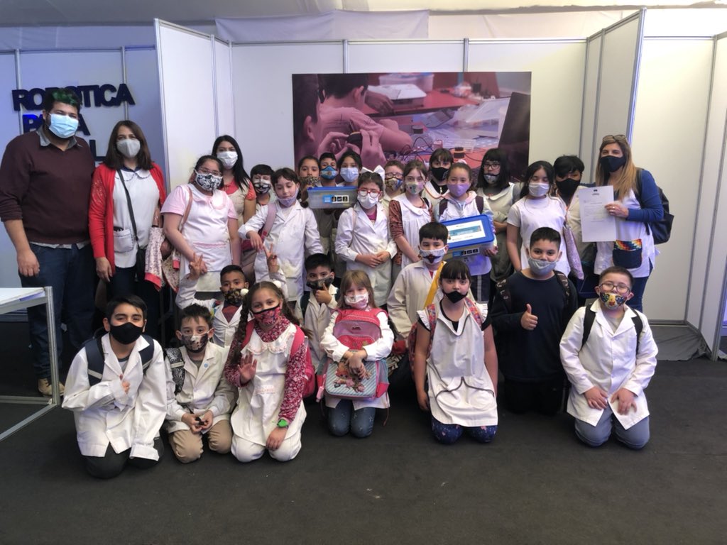 CITLAMok's tweet photo. Gracias @ferespinozaok por apostar al desarrollo y la promoción de la ciencia, la tecnología y la innovación que llevamos adelante desde el #CITLAM de la Secretaría de Ciencia, Tecnología y Políticas Educativas desde hace 10 años. https://t.co/7PV1DQLLe2