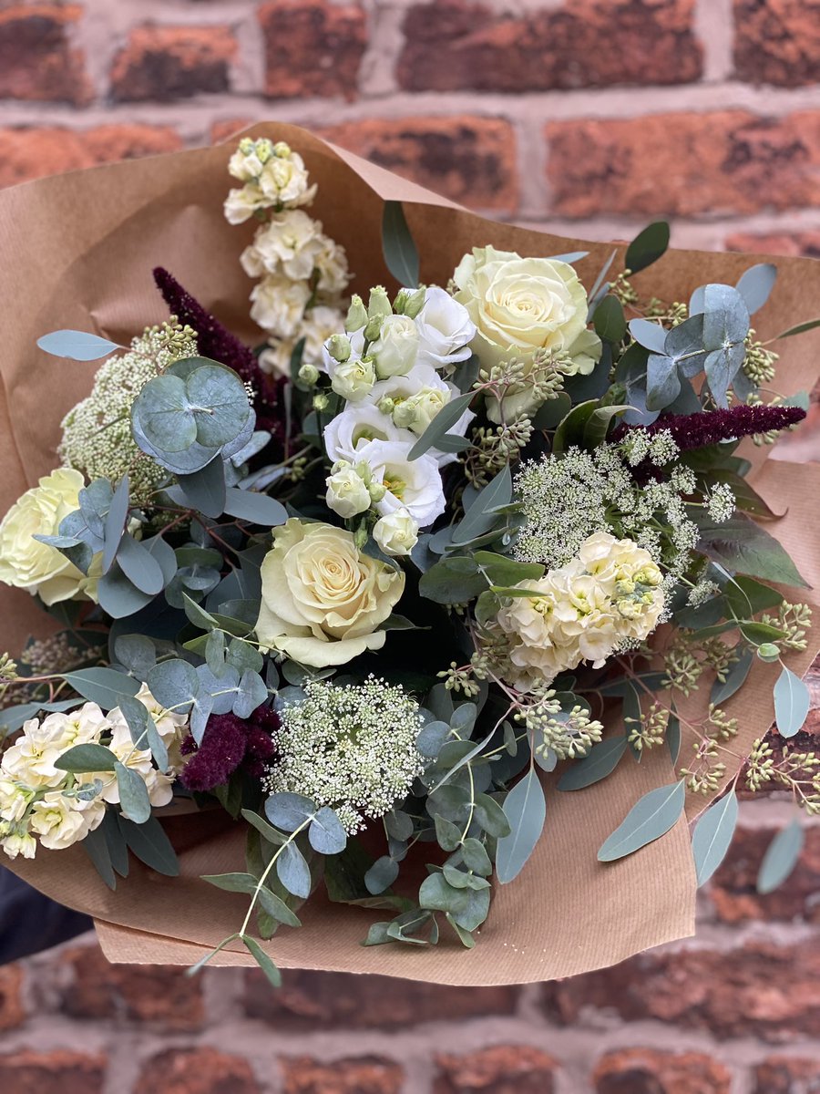 HighPeakFlowers's tweet photo. Faves of the day!! #bouquet #florist #flowers #flowershop #flowerdelivery #shoplocal #shoponline #newmills #highpeak #mellor #marplebridge #marpe #rowarth #birchvale #hayfield #glossop #chinley #chapelenlefrith #whaleybridge #furnessvale #disley #highlane #strines https://t.co/QQXY7g2Nmt