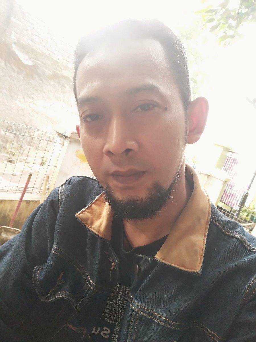69_badeg's tweet photo. entah.. https://t.co/Hn2CUwVghl