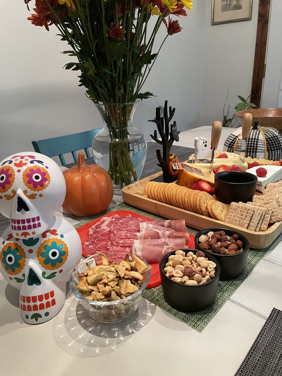 911Calvert's tweet image. It’s char-spook-erie board season. 👻 🎃 🦇 🍁