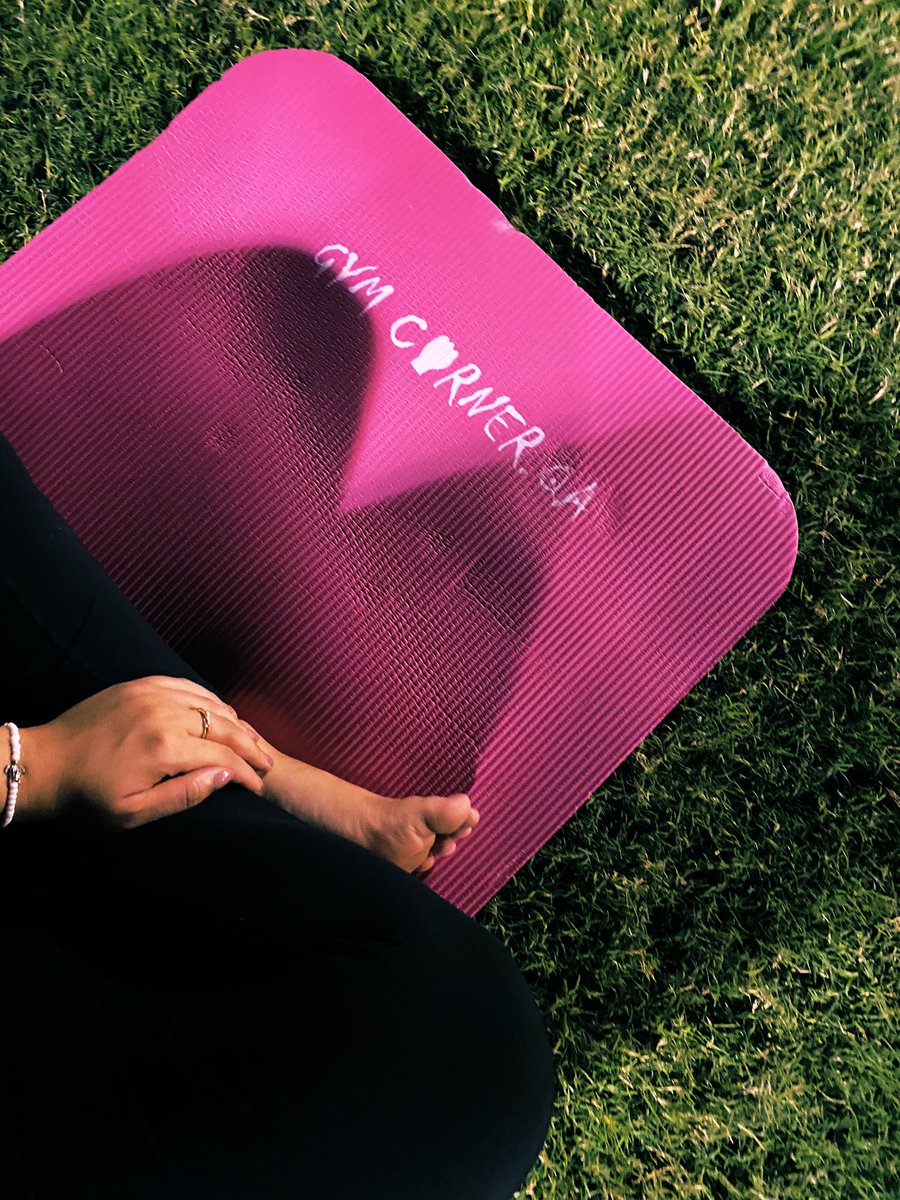 fcukruna's tweet photo. Open air yoga & pizza.
#DohaNights https://t.co/INun7IyOdb