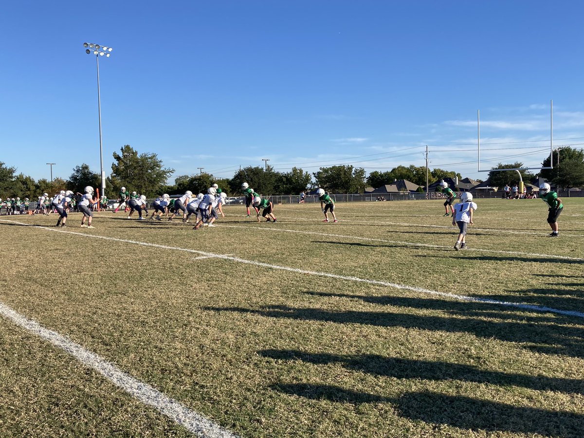 KISDAthletics's tweet image. A little 7th grade 🏈 action on this beautiful afternoon with @BoysIsms going against @DawsonBoysAth #FallisforFootball @IndianSpringsMS @kellerindiansfb