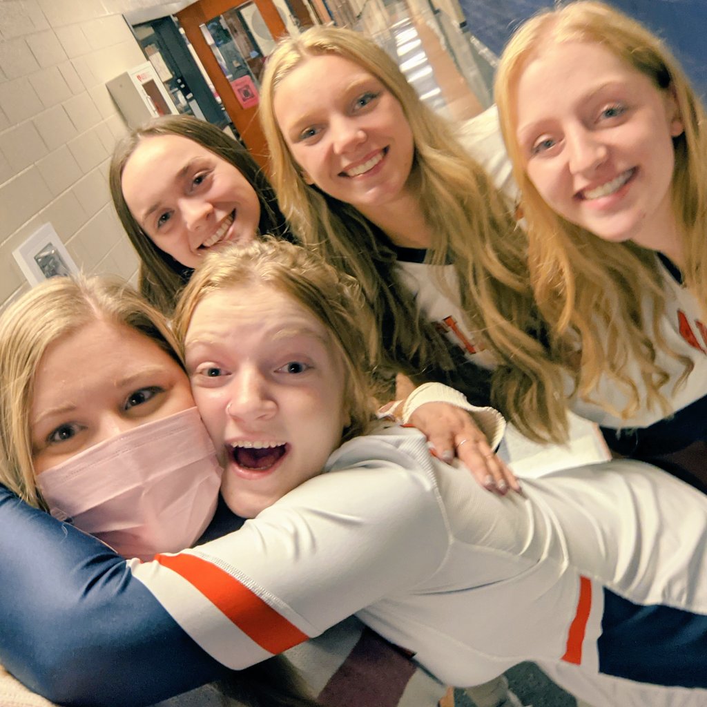 ATC_Lindsay's tweet photo. Volleyball Senior Night! Glad we're back to a *mostly* normal season for these four! @CCHSVB
#seniornightselfies #volleyball #crazyathletes #lovethem #atclife #OhCharlotte https://t.co/0hp4kFDAXf
