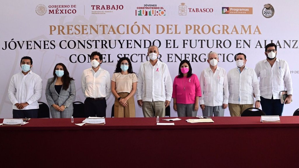 YolandaOsunaH's tweet photo. Me dio gusto ser partícipe del evento de presentación del programa “Jóvenes Construyendo el Futuro en Alianza con el Sector Energético”. Acompañé al gobernador @cmmerino y a la Secretaria del Trabajo y Previsión Social del Gobierno de México, @LuisaAlcalde. https://t.co/XqhYLc5VPC