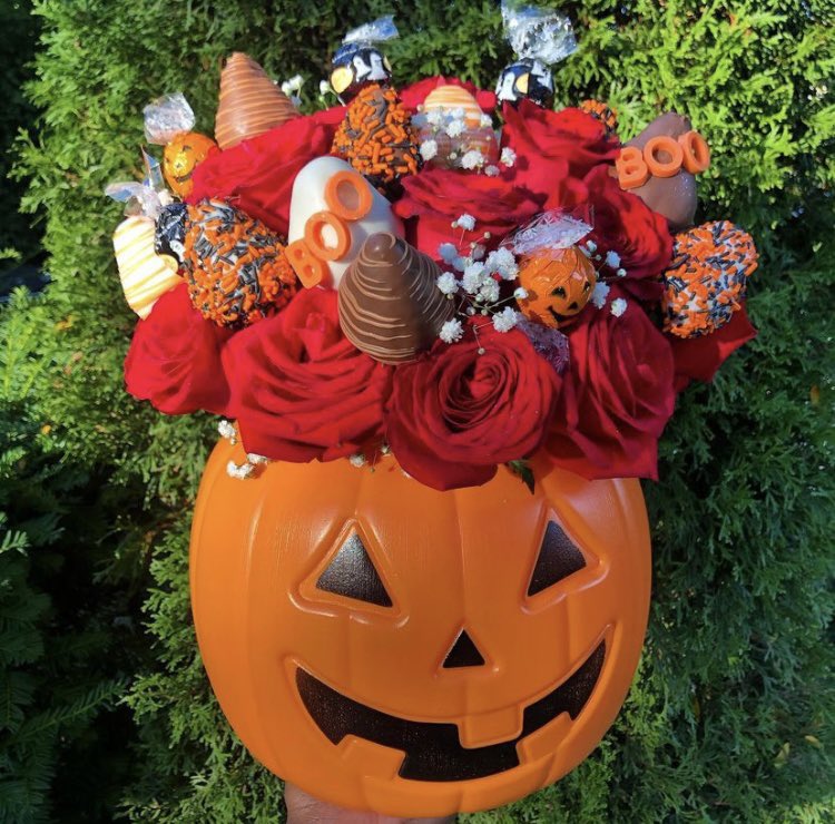 fatty_amanda14's tweet photo. I have 3 spots left if anyone wants to surprise their boo this spooky season👻🎃 | $50- $25 deposit

Pick up Oct 25th in Kent
Drop off radius 10 mi but will be an extra charge 

*disclaimer not my photo but i’m replicating very similarly https://t.co/rQ8qXBurmd