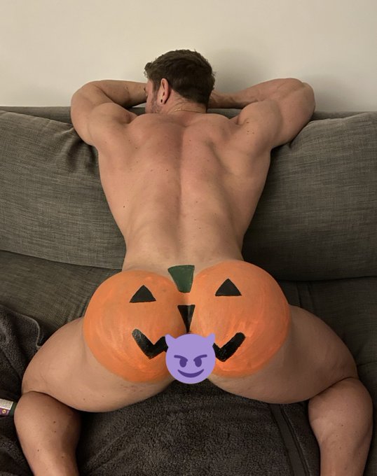 Spooky season has begun 😉😈 Find this pumpkin without the emoji at https://t.co/2cmHLfUIh4 🔞 https://t<a href="/tag/soon"class="tags"><span>#soon</span></a>