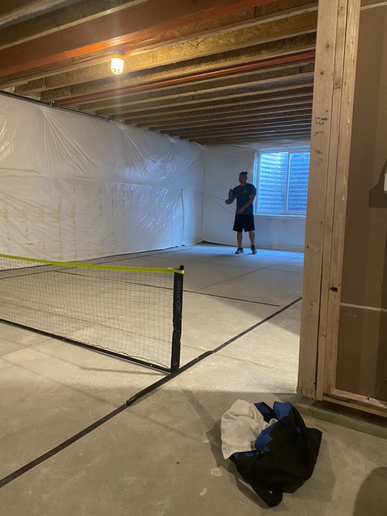 Concrete slab in the basement? Turn it into the sickest indoor pickleball court on the street!! Looking for a potential sponsor maybe…🤔