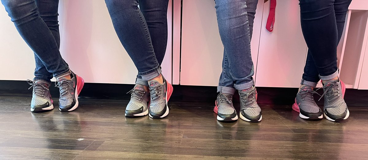 Ok ladies now let’s get in formation 🎶 
#NewEngland #SouthernMA #Loyalty #TMO #TMobile #MagentaFam <a href="/NELoyaltyTeam/">New England Guardians</a>