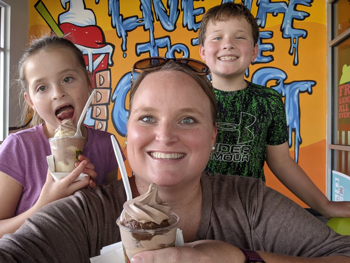 jackson4fam's tweet photo. I scream, you scream, we all scream for ICE CREAM!! #bengalpride #spiritnight @PtaBryant https://t.co/IogvpzcZHX