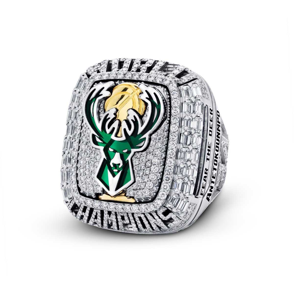 Bucks's tweet photo. It's here &amp; it's perfect. 

💍: @JewelersMutual https://t.co/qhxI5RvnHV