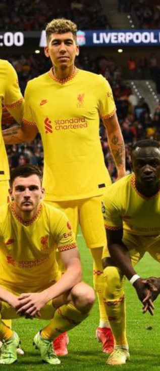 LfcTam's tweet photo. Roberto Firmino everyone 🤣🤣🤣 https://t.co/07op6maQCg