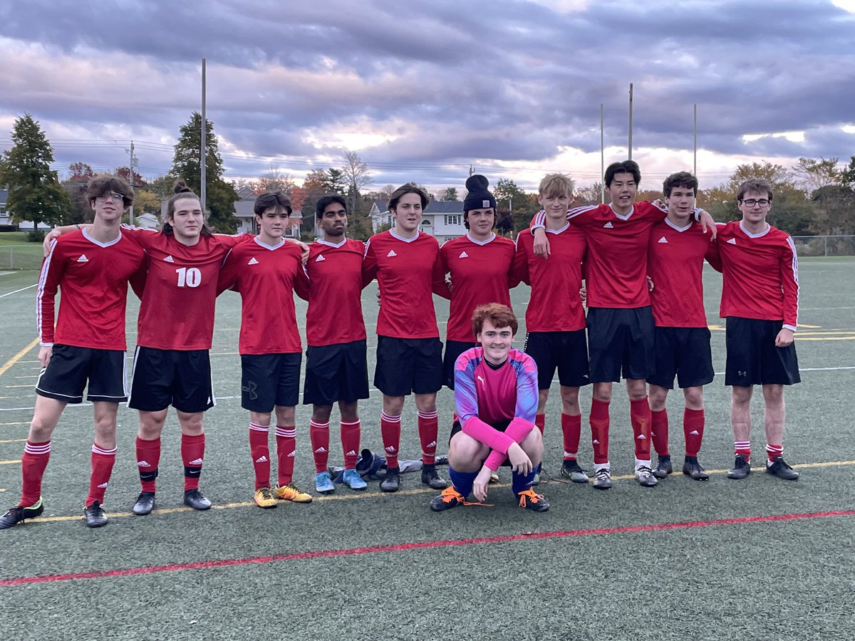 Royals defeated North Nova 1-0 and will play in the League finals at CEC on Thursday.
And also Congrats to our Graduating Seniors!