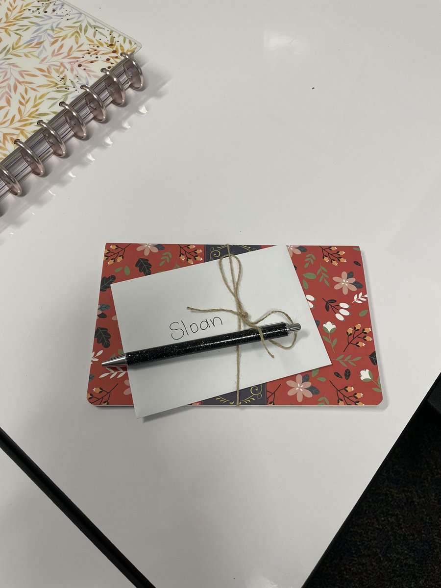 psloanjoseph's tweet photo. I smile when my peeps send small gifts that make a HUGE impact. ๐ I was feeling the pressure today and this arrive ON TIME. Thank you @leahcstafford for being so thoughtful. ๐ Folks know my obsession with inspirational quotes, journals, & pens! #IYKYK ๐ #yeahTHATedcamp https://t.co/iRZGGwwt9U