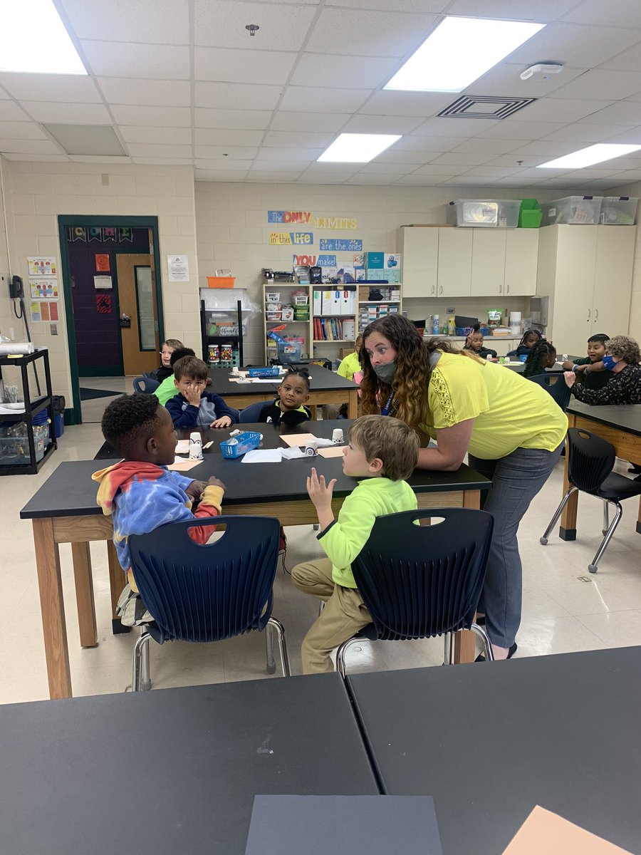 I love <a href="/Russellerd/">Troy Russell</a>’s excitement in this kindergarten science discussion! We enjoy the science lab so much! <a href="/DicksonTigers/">E.R. Dickson Tigers</a> @PrincipalERD