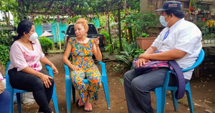 MINIMNicaragua's tweet photo. #MujeresPorLaVida | Ministerio de la Mujer visitó a Mujeres artesanas de #Masaya que fabrican productos de barro ,cuero ,tejido y bambú, conversando sobre la importancia del empoderamiento de las mujeres en la economía familiar.

#TodosJuntosVamosAdelante
#UnidadParaLaProsperidad https://t.co/LZx5gv1JnW