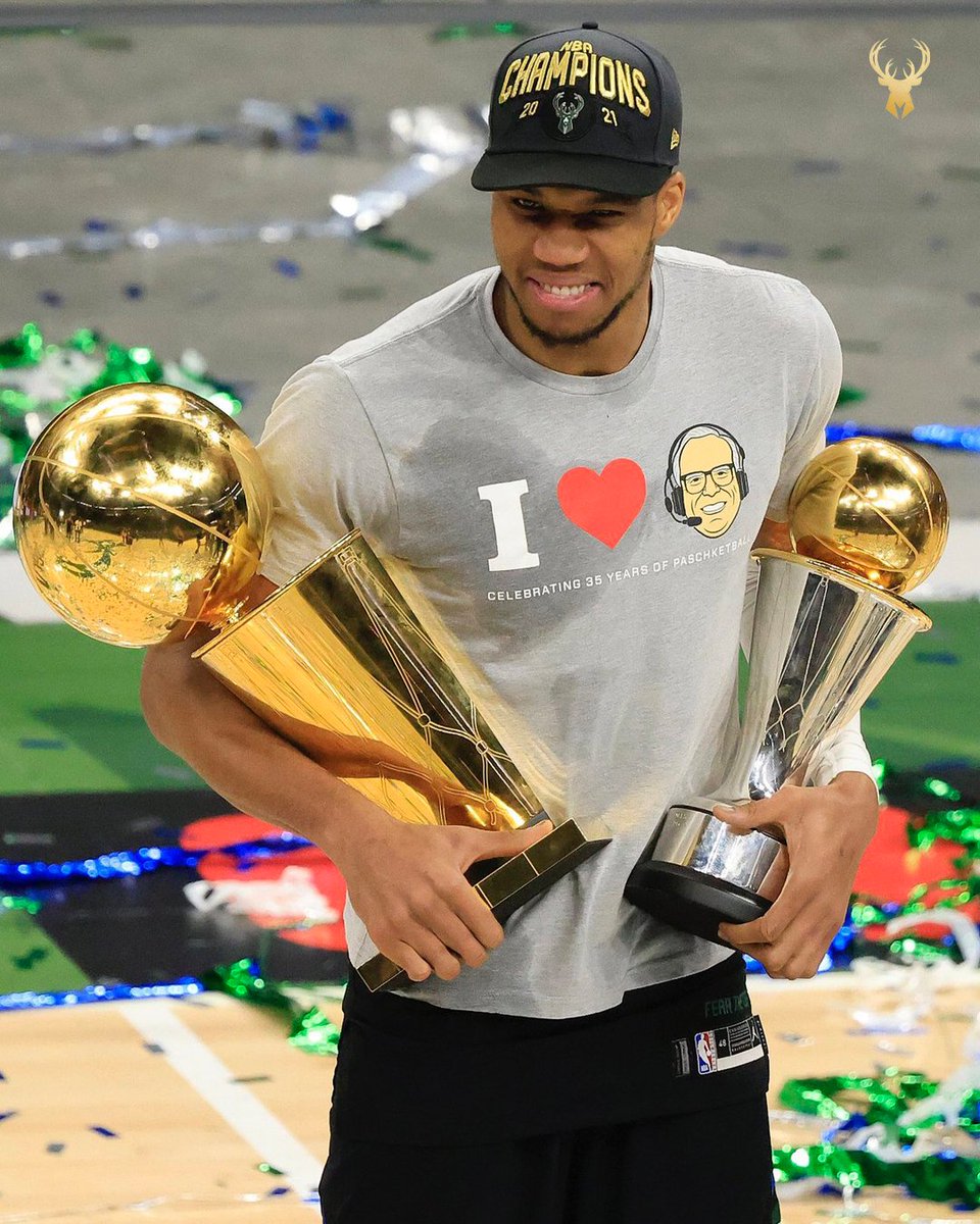 Bucks's tweet photo. Wholesome content 🥺 https://t.co/Sp986zfQ00