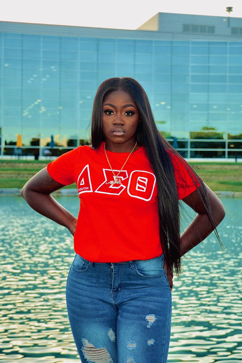 _hillsmarie's tweet photo. Hey DETROIT 🔥@wtreander23 Is a upcoming self-made photographer with a different vibe to the way he captures photos!! Check out his work below!! Hit him up if you need any photoshoots! He’s affordable &amp; He travels as well!! 🔥 #emu #emu22 #emu24 #emu23 #emu25 #detroit #ypsilanti https://t.co/TGUf8KGPNQ