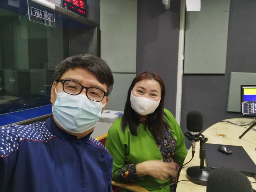 gerbulradio's tweet photo. Эх түүхээрээ аялах өглөөний мэнд ээ. Түүхийн товчоон энэ өглөө 13р зуунд болоод өнгөрсөн хэр нь өнөөдөр бидэнд хэрэг болох амьдралын ухаанаар өртөөлнө.
#930show https://t.co/Wv8fd0V7Yp
