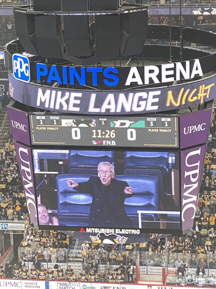 There is a hockey game being played, but tonight we celebrate our friend, mentor, legend, Hall of Famer and voice of the #Pens - Mike Lange!! 

Thanks for a lifetime of memories sir…