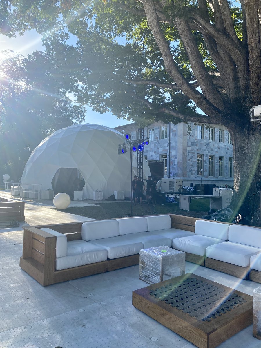 careyjans's tweet photo. The #Emory2O36 kickoff is taking shape! Excited to be a part of this event and chat about all the great things happening at @WinshipAtEmory with @RamalingamMD over the next few days! #shapecures #inspirehope #2O36 https://t.co/g8oiVwUtYy