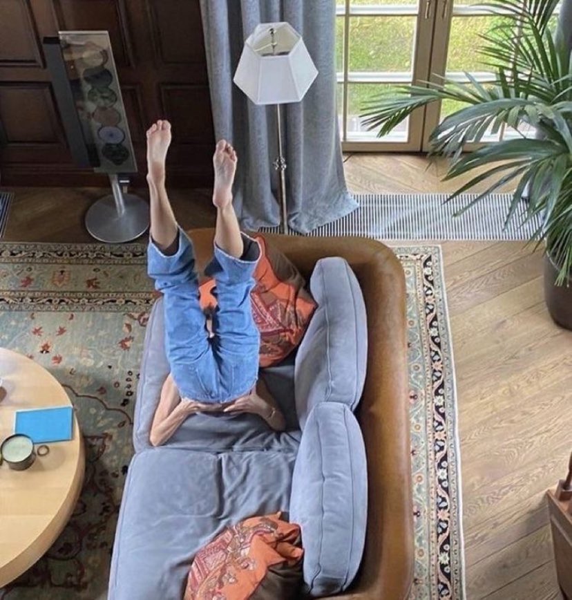 MIUCCIANGEL's tweet photo. me everyday for no reason whatsoever: https://t.co/Ieo2T4cb5z