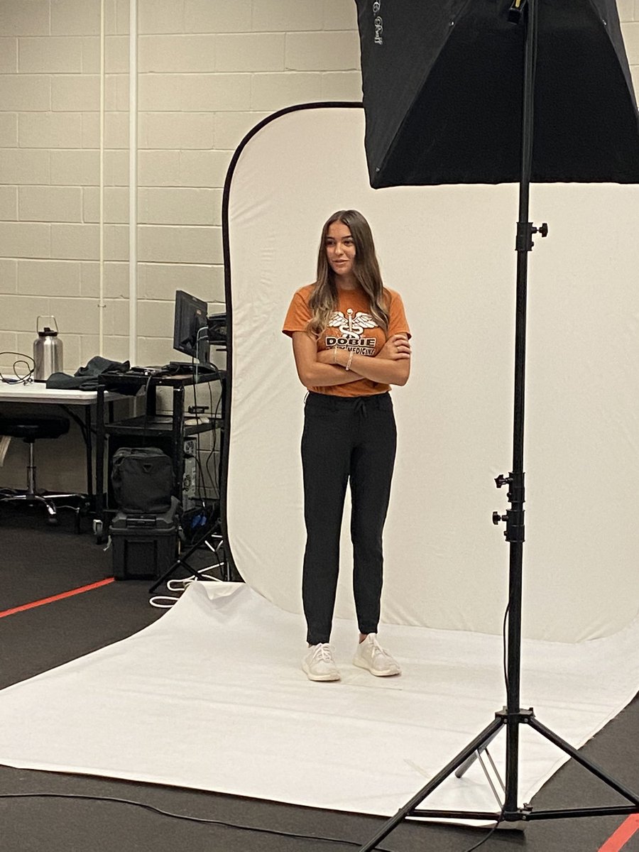 DobieSportsMed's tweet photo. A few shots from our Dobie Sports Medicine Program official photoshoot. #MakingItOfficial #DobiePride #HornsUp https://t.co/3wVaULxoWg