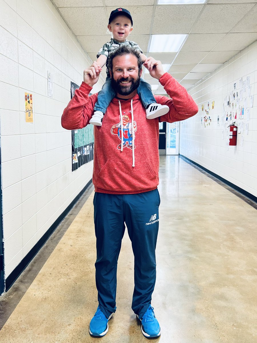 Cheering on our @RedSox and @UNLincoln @_VintageBrand @newbalance @adidas #redsox #Nebraska #universityofnebraska #collegeoftheday #augusthenry #teacher #dadlife #teacherlife