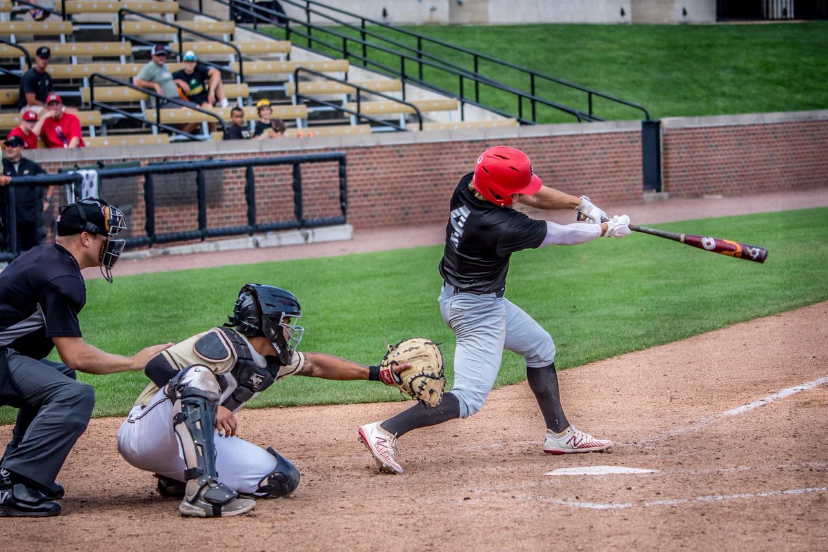 Highlights from Mattoon today. 

B. Meguiar: 3-4
L. Odden: 3-4, 2B
B. Lohry: 3-5, HBP
J. Littrell: 1-2, 3 BB
M. Austin: 3-5, 2 HR (GS)
E. Rataczak: 3-3, 2 HR
N. Sall: 1-1, HR 

B. Lucas: 1IP, 0H, 2K
S. Perez: 1IP, 0H, 3K
L. Langevin: 1IP, H, 2K

#BashBall x #WarriorWay