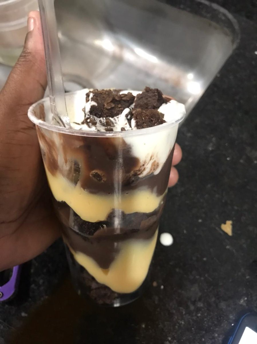 Sra_Thaynna's tweet photo. Quem poder ajudar a amiga dando rt já ajuda muito 🥰🙏🏾
.
.
.
.insta: @Deliciasdathay https://t.co/u9znntX3SW
