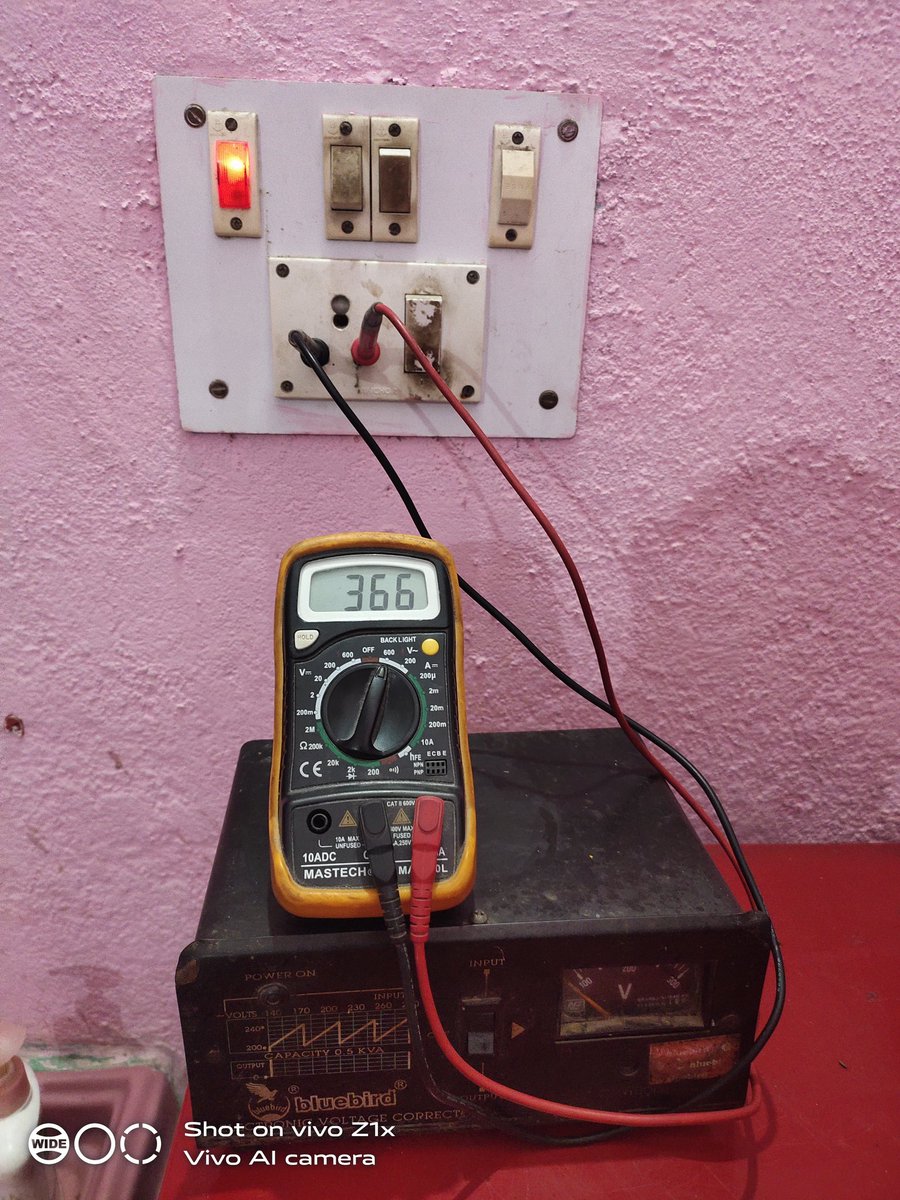 SarojKumar3410's tweet photo. @ElectricityHzb High voltage supply in single phase, keredari ome please ameliorate the fault. https://t.co/wpvuvkG7Hs