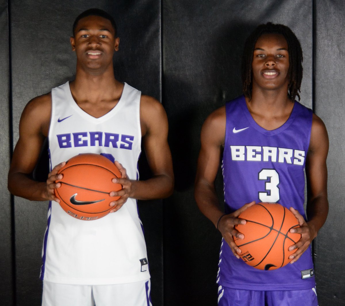 HlbaSports's tweet photo. HoopLife 🔵🔴 x Jacksonville 🔴🟡

Love how much @UCAMBB is recruiting this state!

Bryson Hammond 6’7 (@bhammm15)
Tre Brooks 6’4 (@is0tr3)

Thank you @CoachBooneUCA @WiddersUCA @UCACoachPrice @UCA_JCranford for having these incredible young man on campus! https://t.co/AWOQG0x0NH