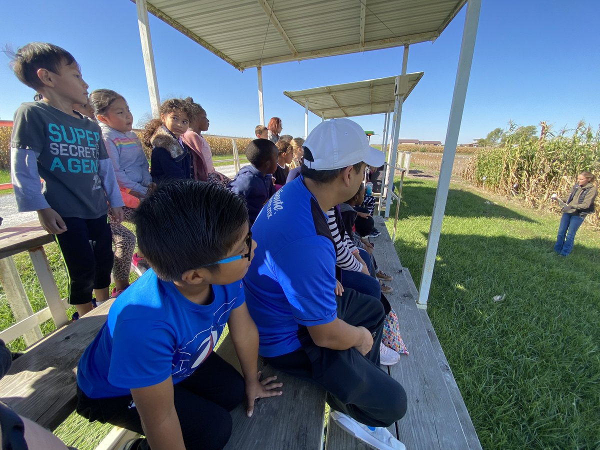 From learning about different crops to the pumpkin patch, we had such an amazing day! A huge thank you to @MUResearchCtr and all the parent volunteers! #ScholarsFirst #WeBelieveInBRE #CPSbest