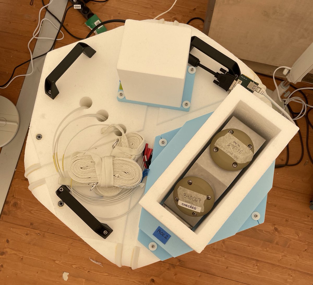 gps_hammer's tweet photo. View of GNSS antennas on top of the gondola, and last check of the data from the SIO ROC instrument before closing it up. #Strateole2 @Scripps_Ocean @IGPP 
#StrateoleUSA #stratoballoon https://t.co/OX2b0UUpQl