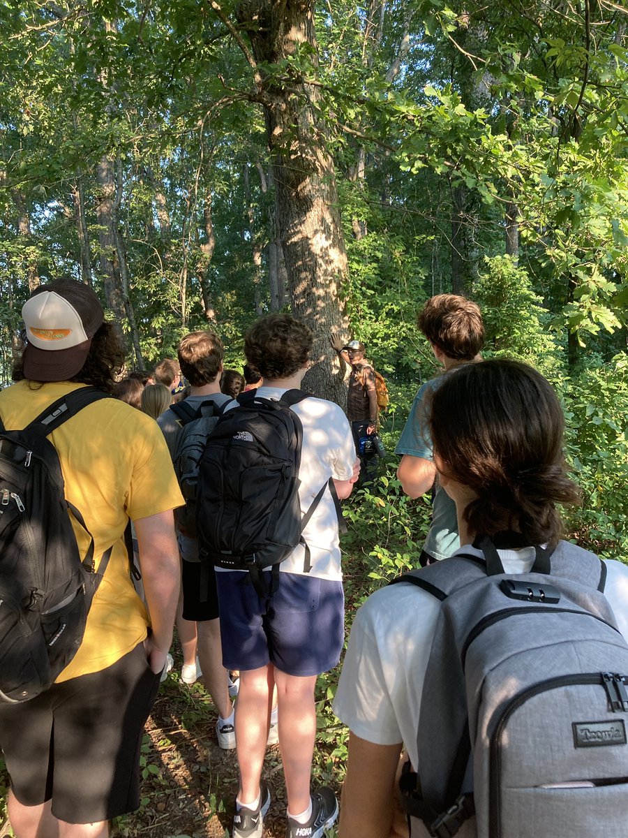 AllisonBryan225's tweet photo. Is the dominant story of what education is the only or best one? Thanks for our visit to the outdoor classroom, @scomorrison! @elon_core #eloned #latetweet https://t.co/3DuMh71IqV